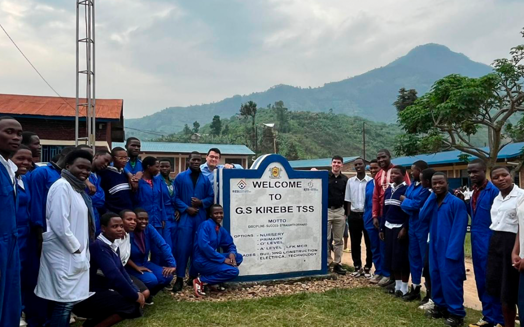 La UMH impulsa la eficiencia energética y la energía solar en un hospital de Ruanda